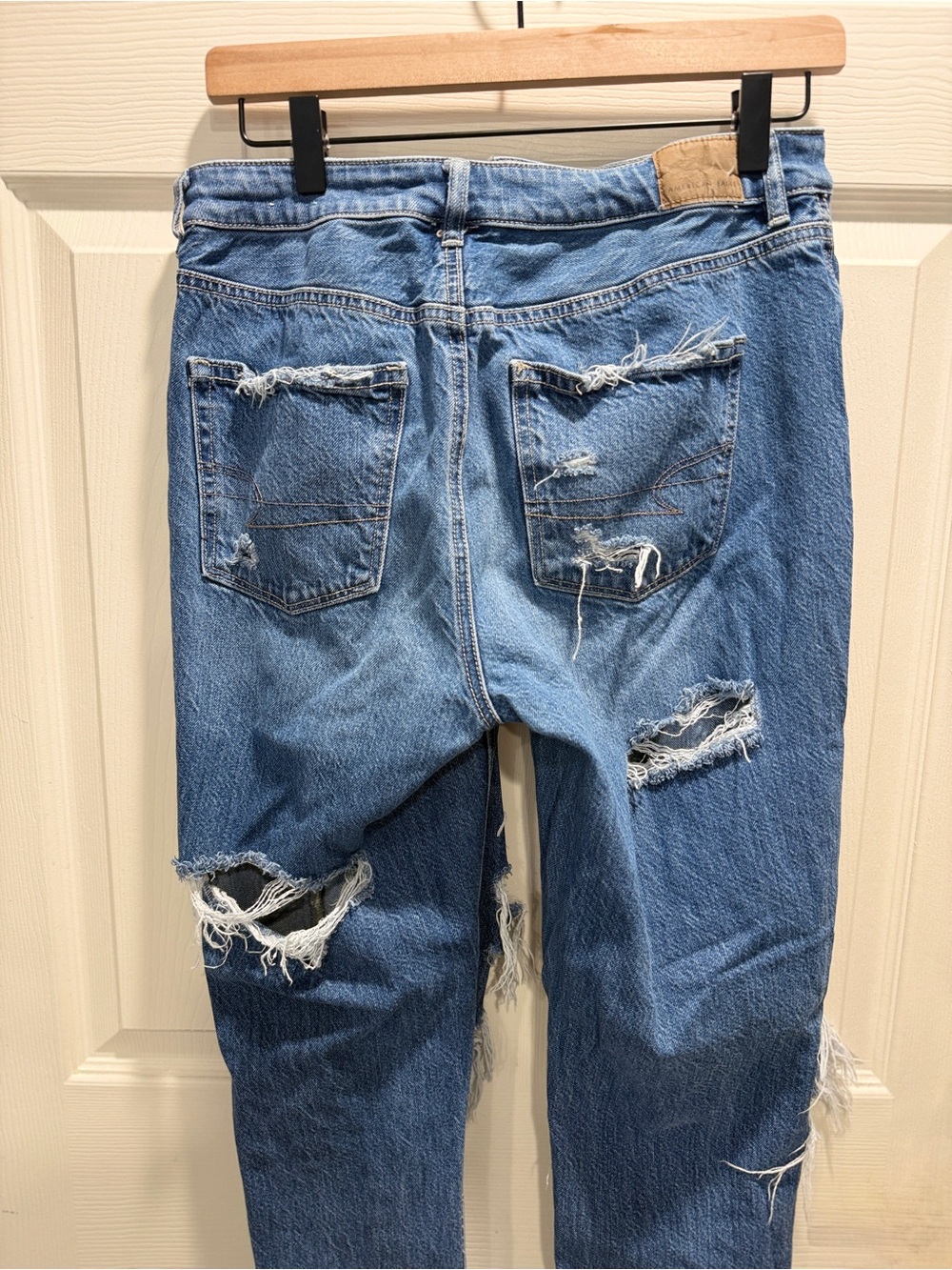 American Eagle Mom Jeans Size 6 Regular | Distressed Ripped Light Wash Denim | - Picture 7 of 13